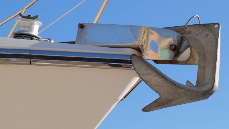 Scegliere un salpa ancora verticale o orizzontale per una barca?